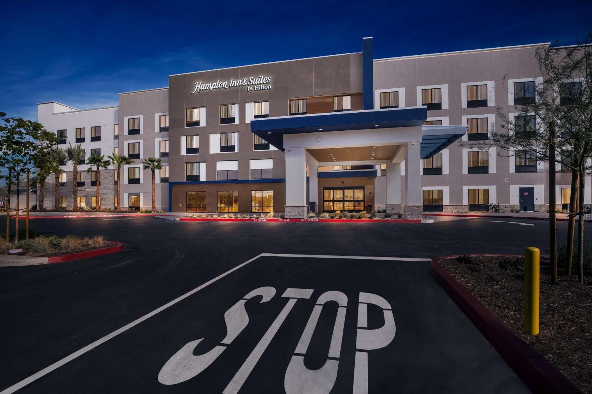 Hampton Inn & Suites Corona, Ca ภายนอก รูปภาพ