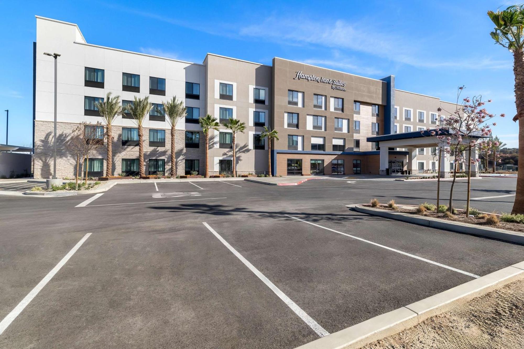 Hampton Inn & Suites Corona, Ca ภายนอก รูปภาพ